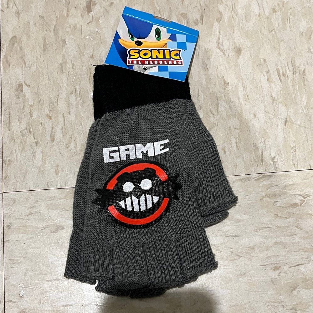 Sonic the Hedgehog Gray Fingerless Gloves